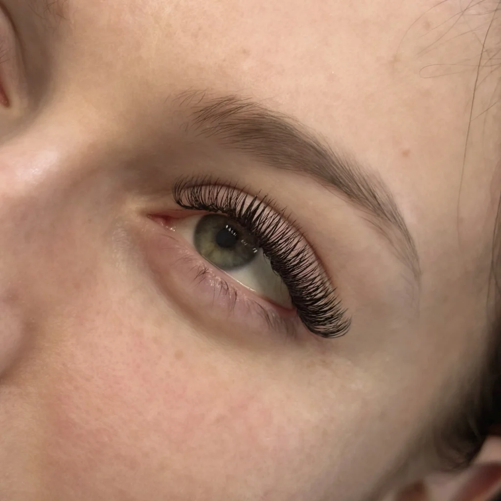 Classic & hybrid lash extensions Barossa Valley - Lash & Beauty Studio by Anneca